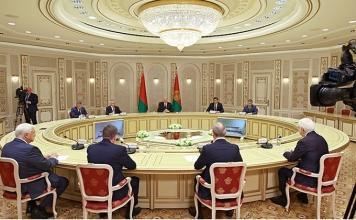 Рабочая поездка, кадровые назначения и международные контакты: итоги недели Президента
