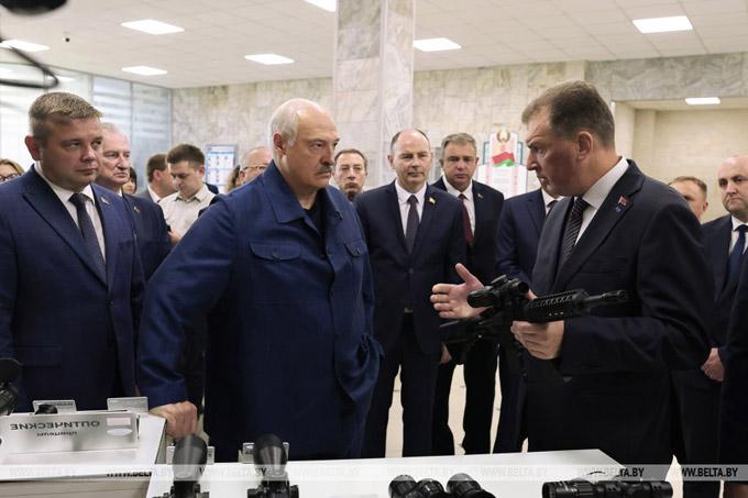 От торговли на селе до сотрудничества с Алжиром. Чем запомнилась неделя Президента Беларуси