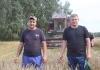 Братья за одним комбайном: больше тысячи тонн уже позади Братья за одним комбайном: больше тысячи тонн уже позади