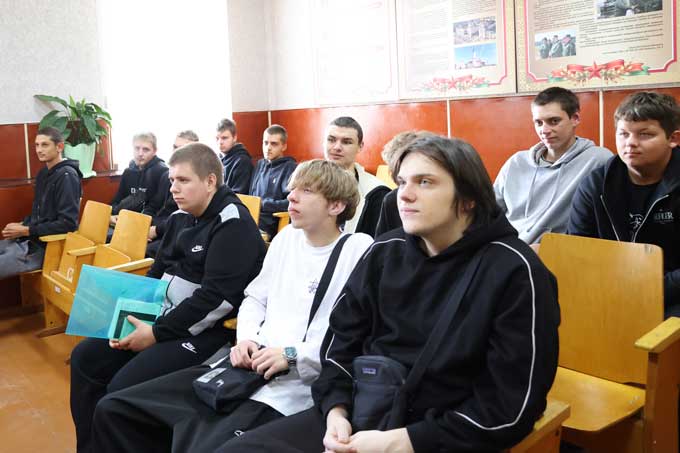 Осенняя призывная кампания: в Мстиславском районе около 30 молодых людей отправятся на службу