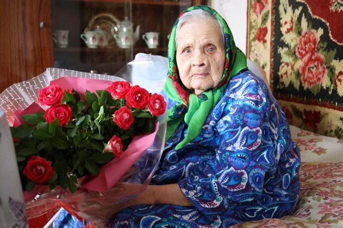 0V5A3998 100 лет — целая эпоха: в Мстиславле поздравили Марию Козлову с вековым юбилеем.