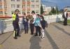 Сотрудники ГАИ напомнили школьникам о безопасности на дороге.