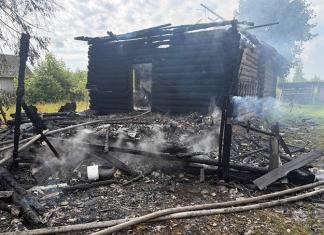 Пожар в Мстиславском районе: огонь уничтожил жилой дом