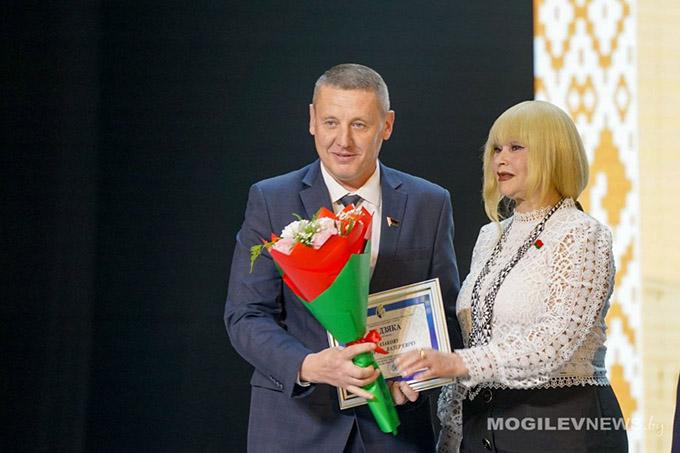 Какими наградами отмечены педагоги района в канун профессионального праздника
