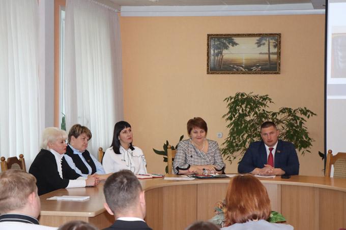 IMG_6842 Женский взгляд на лидерство: о чём говорили на встрече с молодёжью в Мстиславле